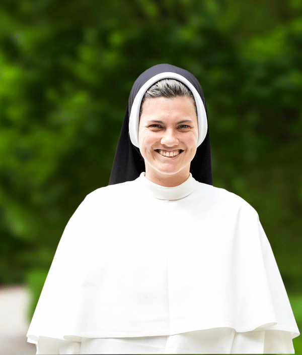 Alum Sister Agnes Clare